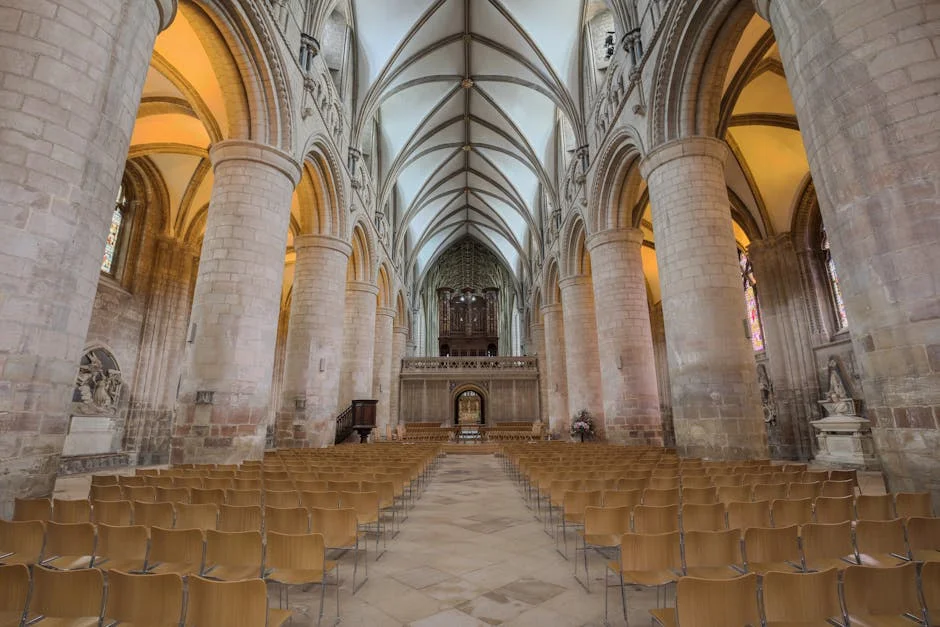 Abbaye Notre-Dame de Déols : 1100 ans d&rsquo;histoire racontee