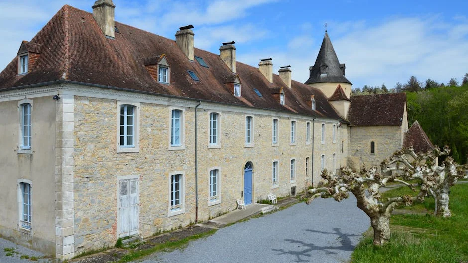 Lire la suite à propos de l’article Route des abbayes du Berry : itineraire de 3 jours