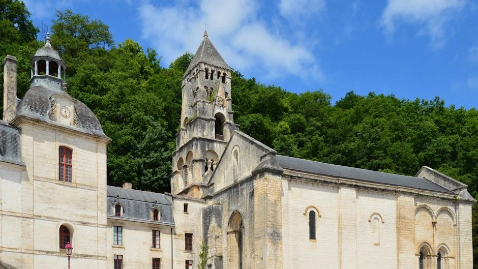 Carte d'itinéraire des abbayes du Berry — voyage patrimonial